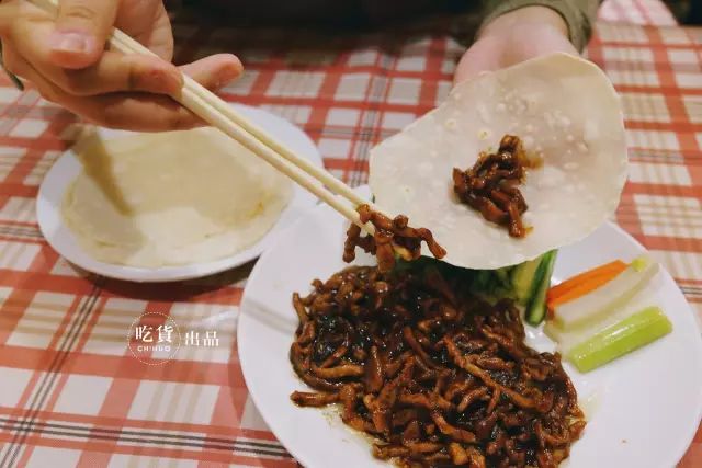 喜欢这家的烤串和麻辣烫，但更让我们感动的竟然是……