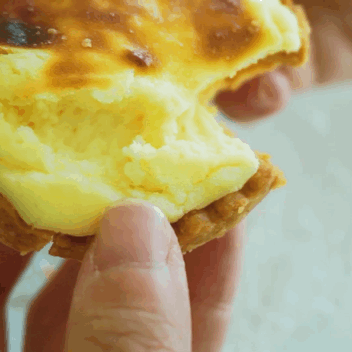 免费送！全加拿大独一家手制现烤奶黄流沙月饼，爆浆流心还有酥皮焦香外壳